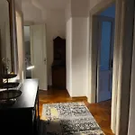 Emily In Appartement *